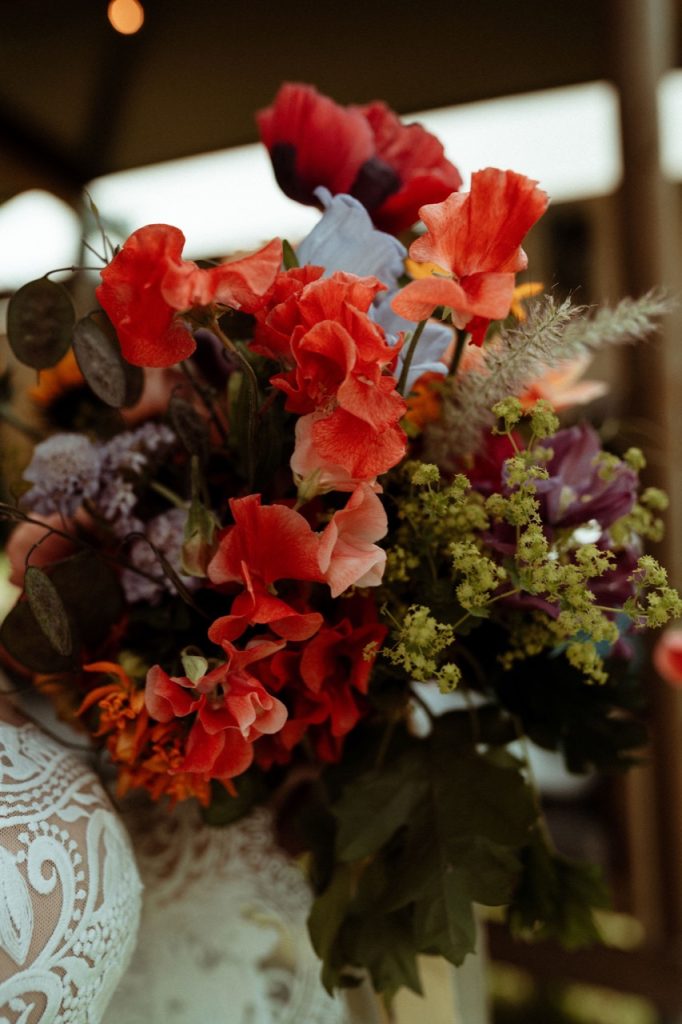 Kleurrijke bruiloft bloemen
