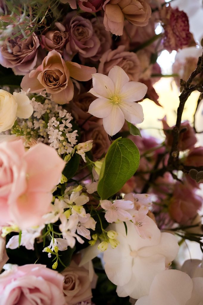 Bruiloft met oud roze en wit