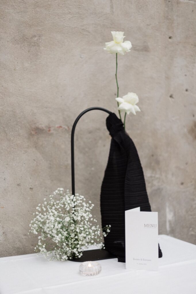 Bruiloft bloemen wit zwart